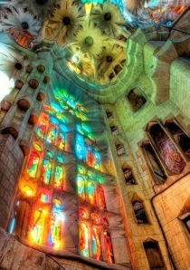 Basílica i Temple Expiatori de la Sagrada Família -Barcelona. Architect: Antoni Gaudi.